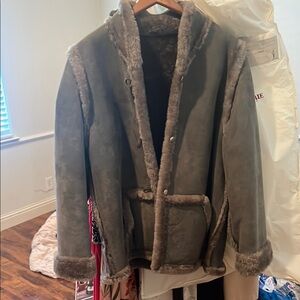 Women's Shearling Leather Jacket - Gray